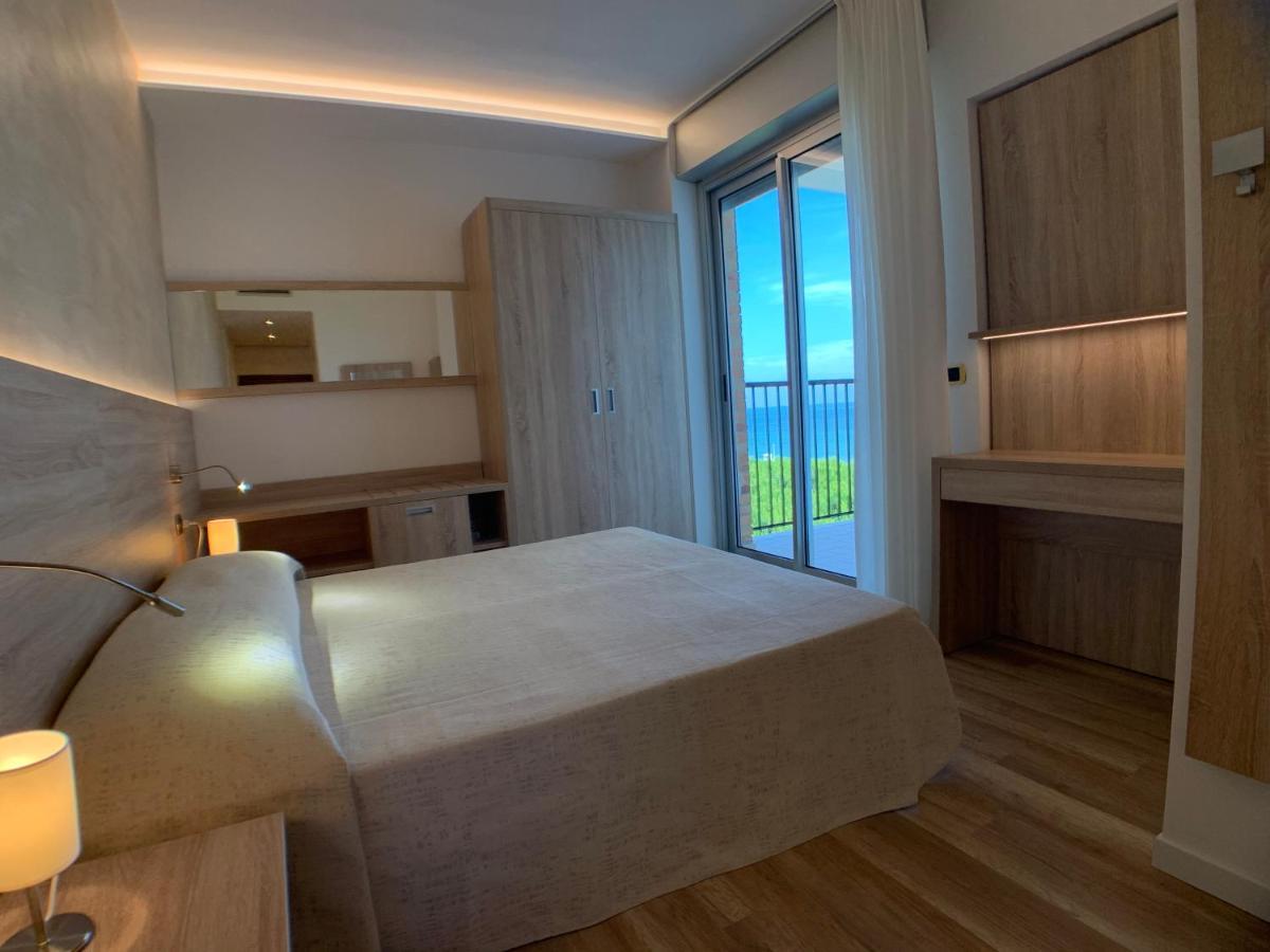 Beau Rivage Pineta Hotel 4*