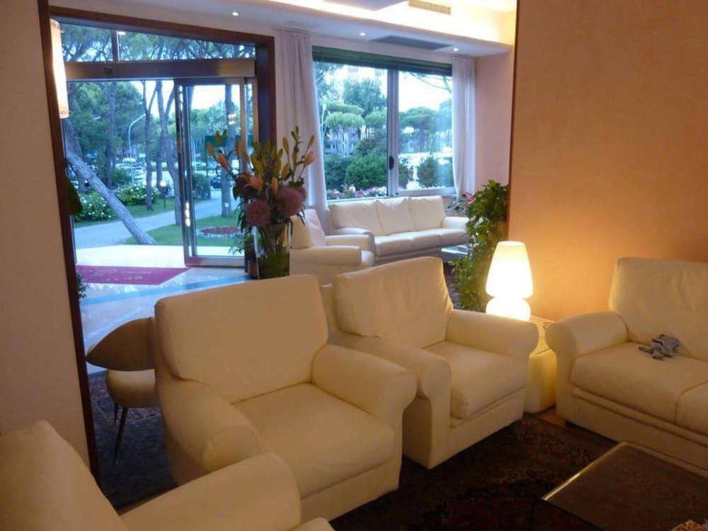 Beau Rivage Pineta Hotel